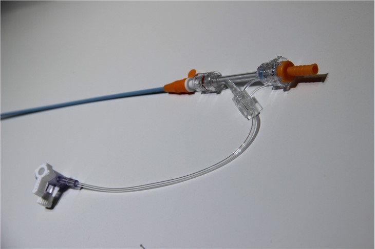 Introducer Catheter Sheath Sets Applied in Clinic Operation